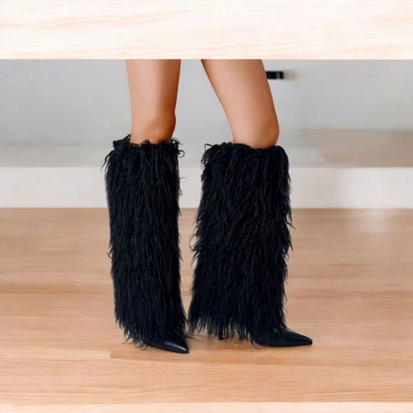 NWOT- SHUZIA SZ6 Winter Black Fur Knee-High Stiletto Boots - Picture 1 of 4